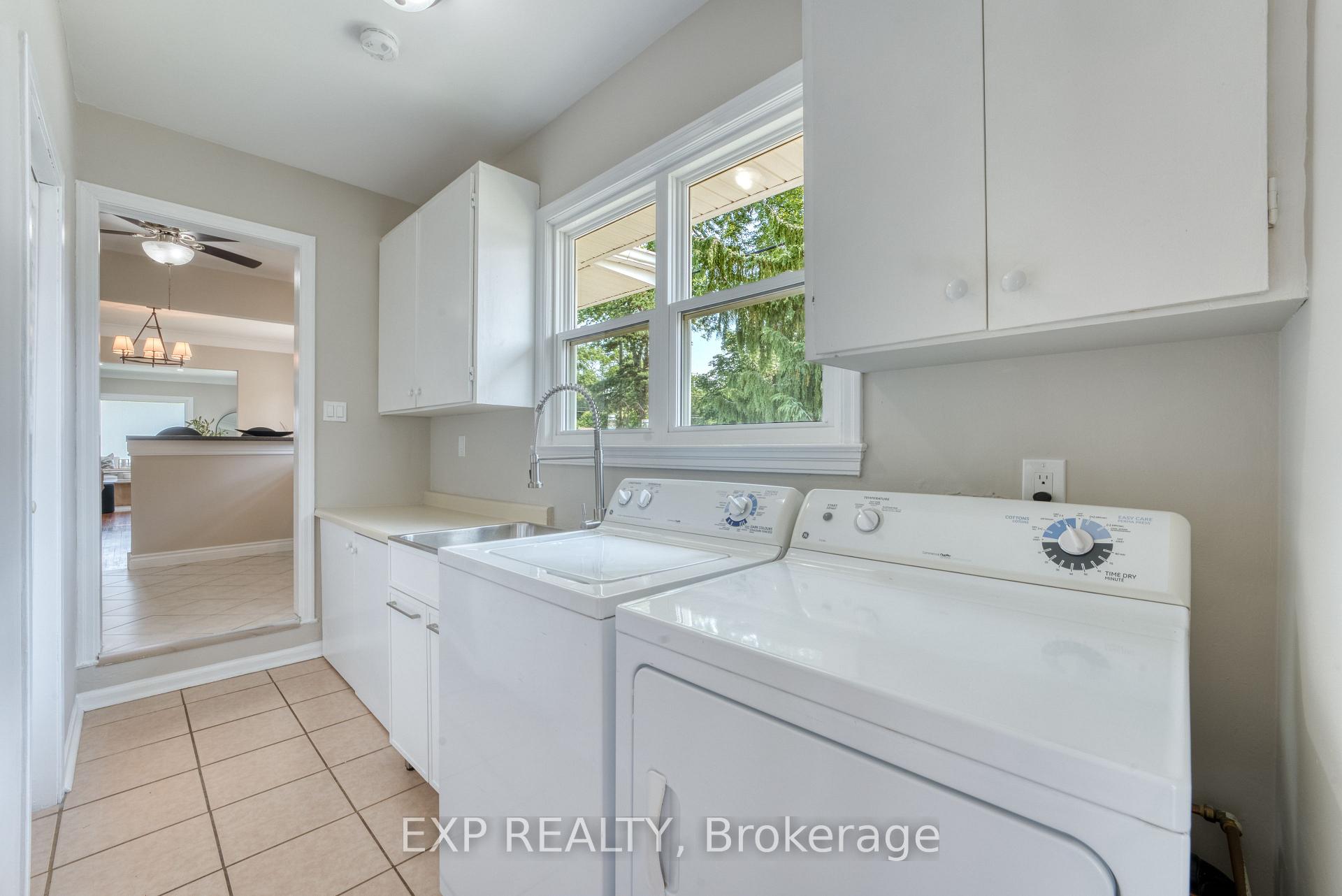 Photo 18 of 791 Scofield Avenue, Windsor — HOMEH