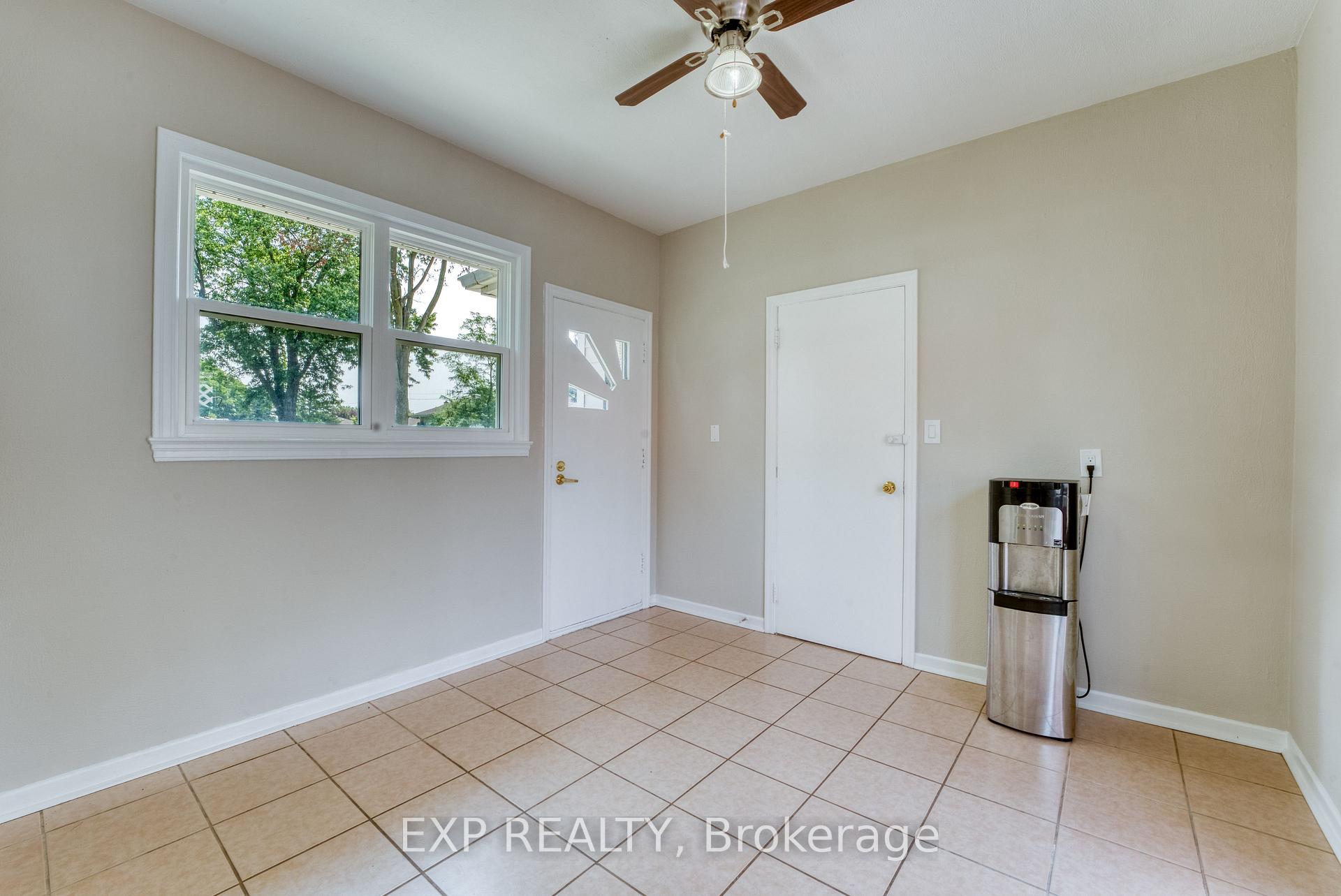 Photo 21 of 791 Scofield Avenue, Windsor — HOMEH