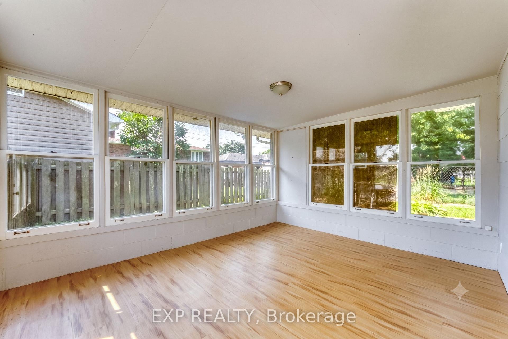 Photo 32 of 791 Scofield Avenue, Windsor — HOMEH