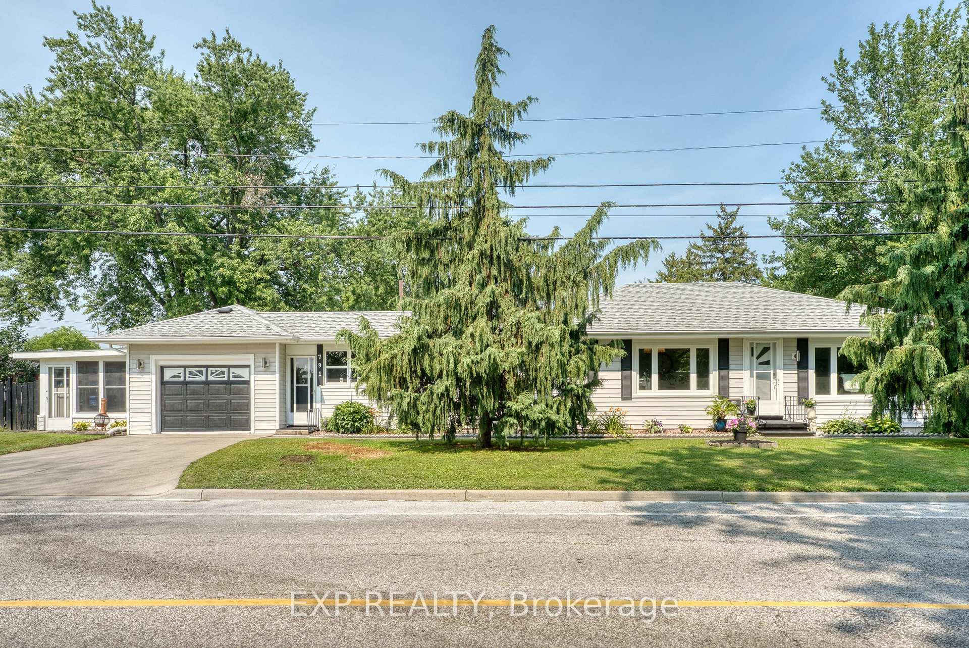 Photo 43 of 791 Scofield Avenue, Windsor — HOMEH