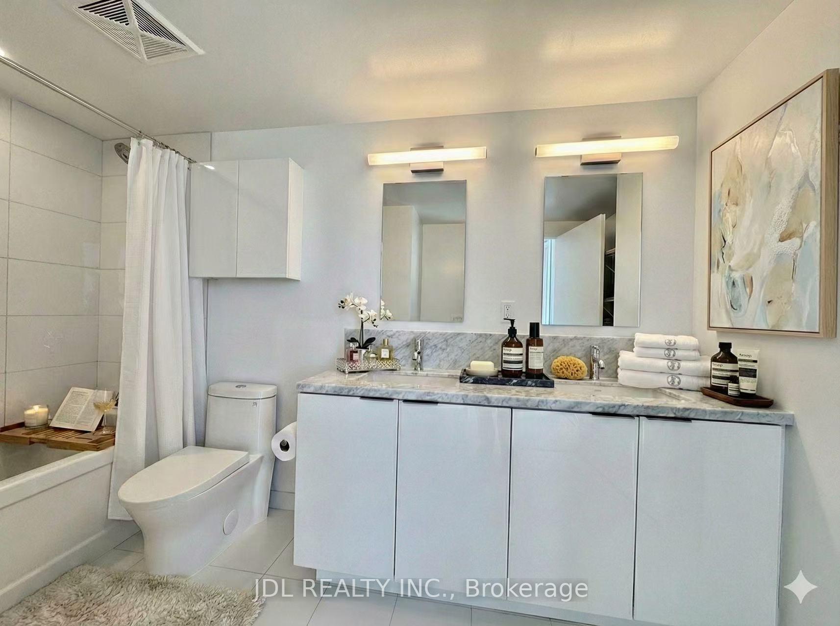 Photo 3 of Unit 3709, 238 Simcoe Street, Toronto, Kensington-Chinatown — HOMEH