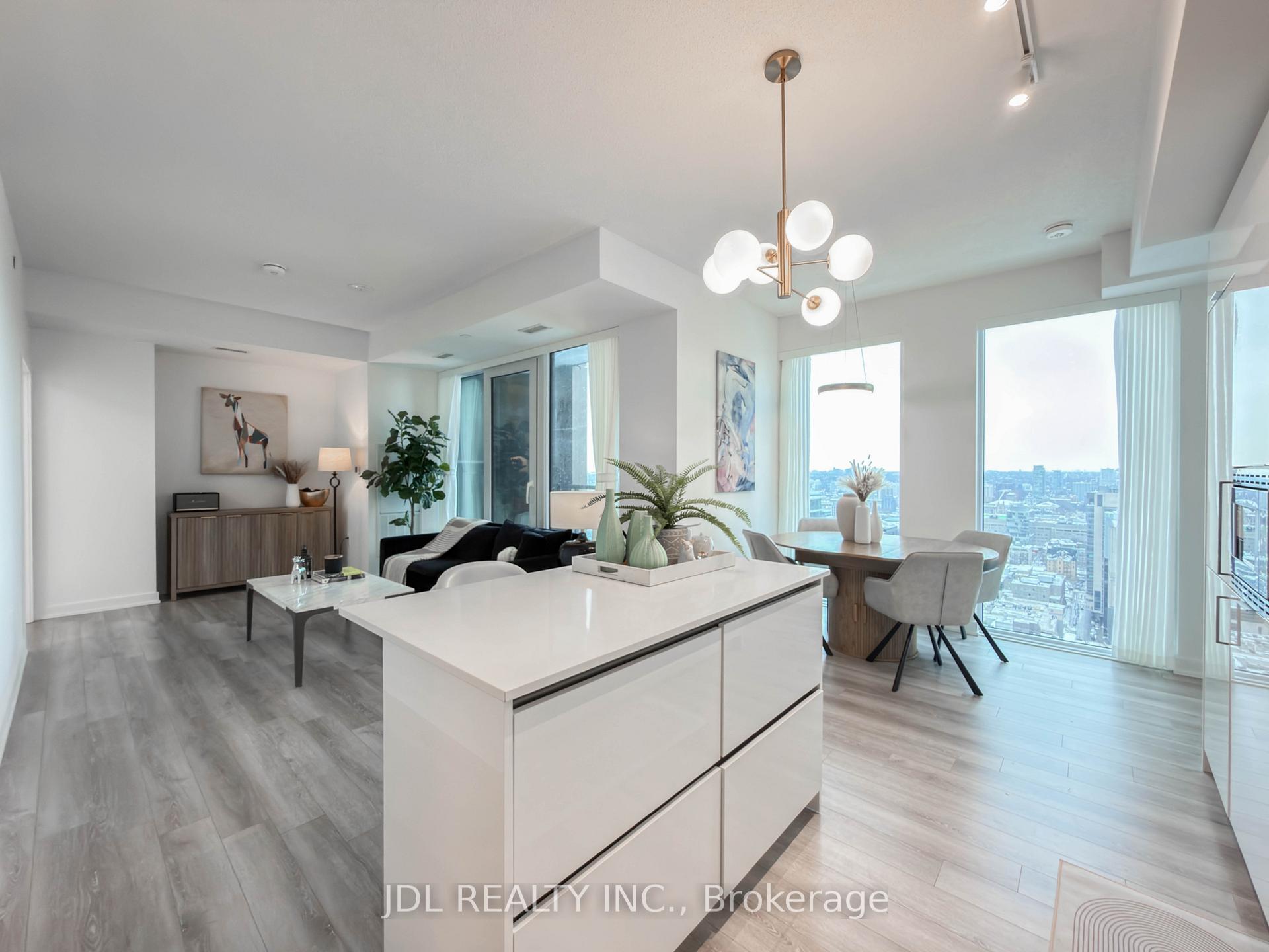 Photo 6 of Unit 3709, 238 Simcoe Street, Toronto, Kensington-Chinatown — HOMEH