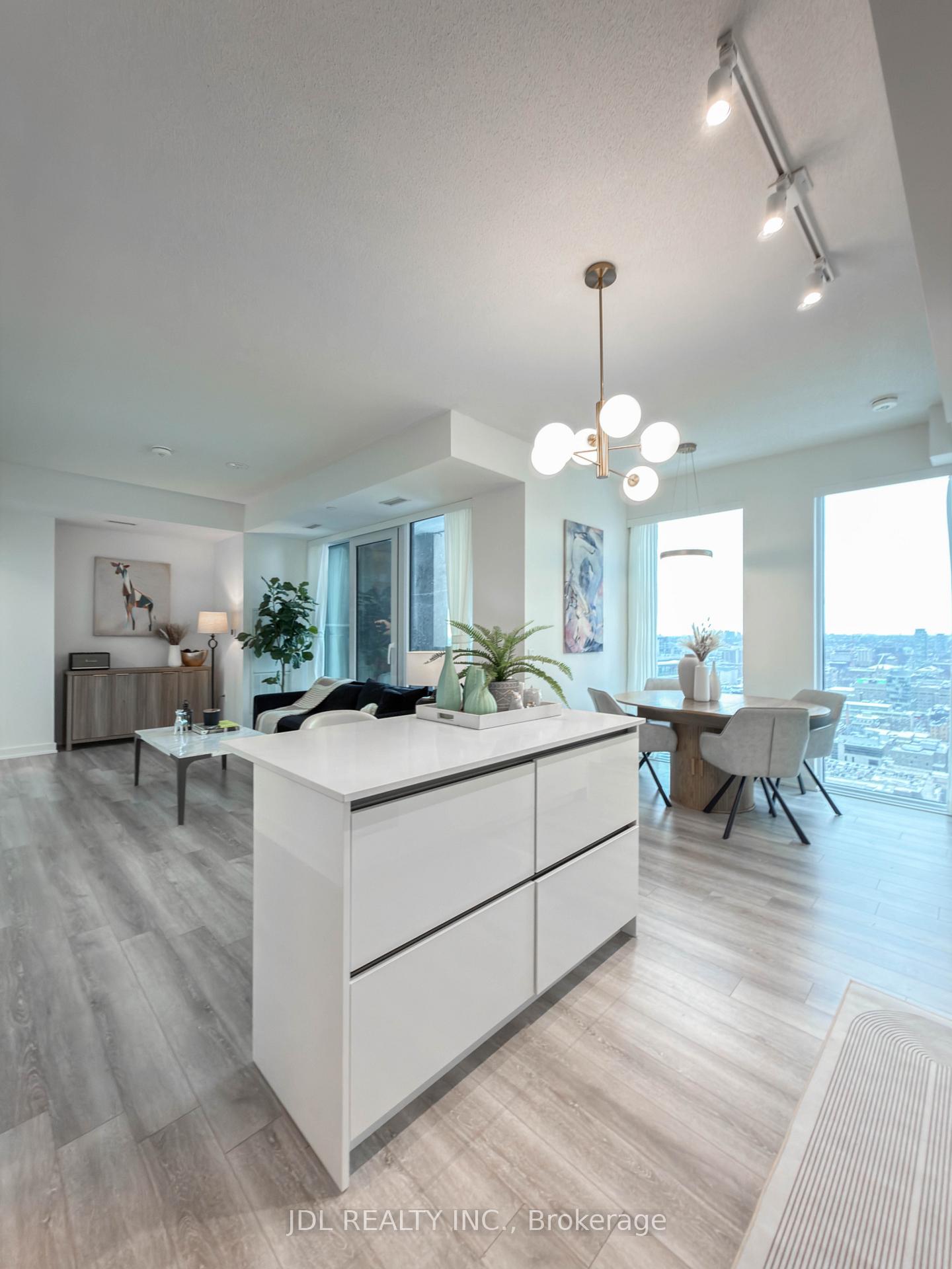 Photo 7 of Unit 3709, 238 Simcoe Street, Toronto, Kensington-Chinatown — HOMEH