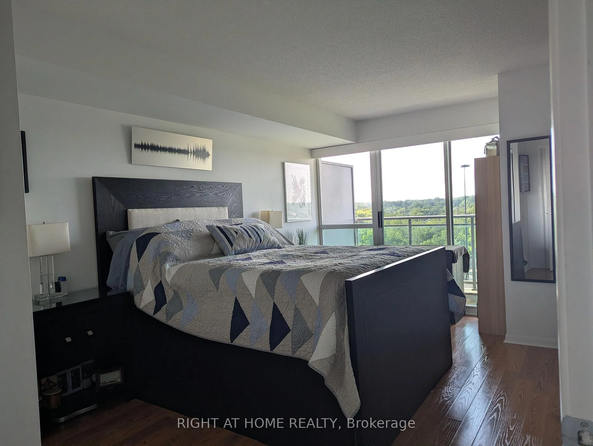 Photo 10 of Unit 904, 185 Legion Road N, Etobicoke, Mimico — HOMEH