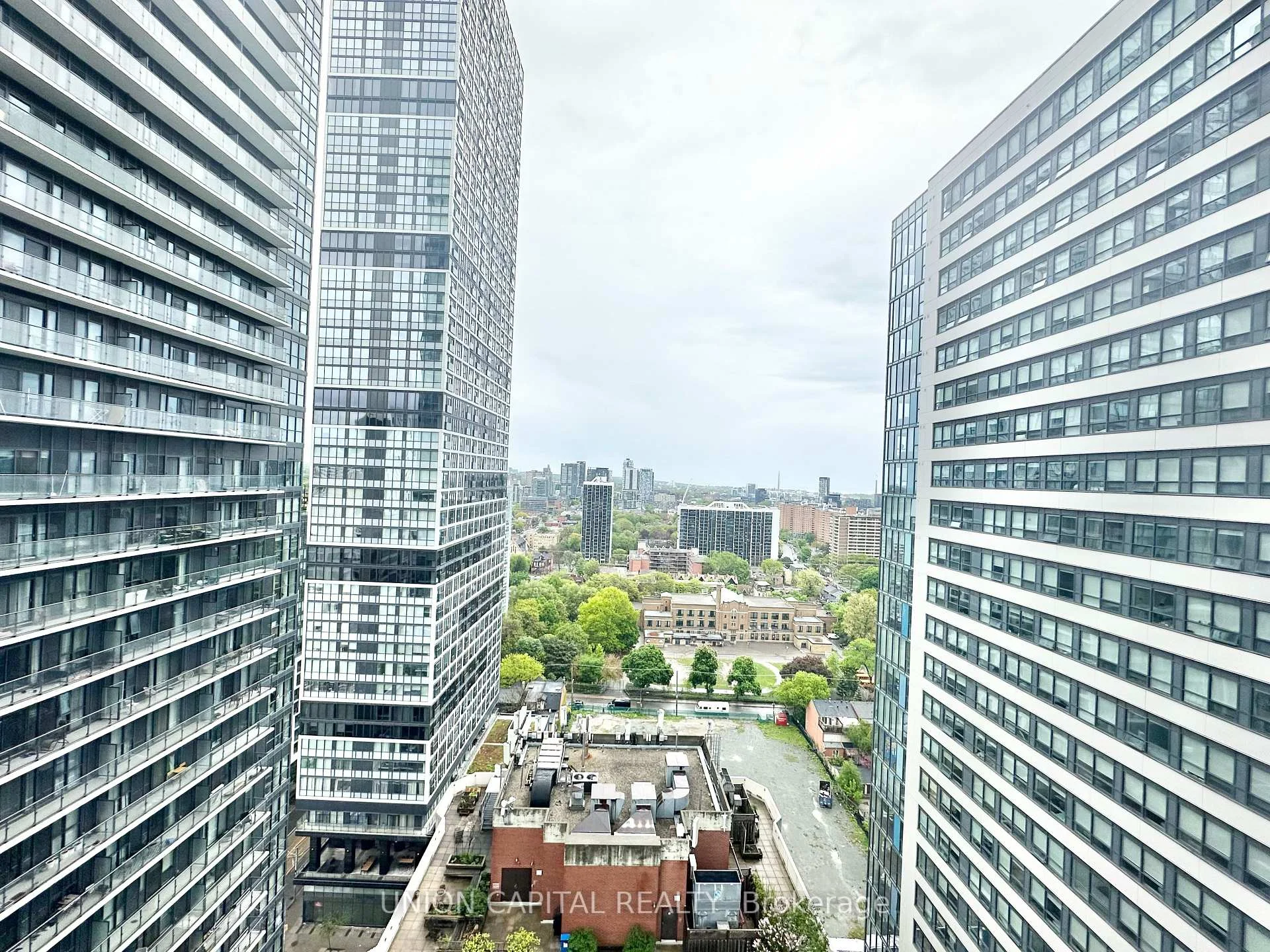 Photo 19 of Unit 2410, 77 Mutual Street, Toronto, Church-Yonge Corridor — HOMEH