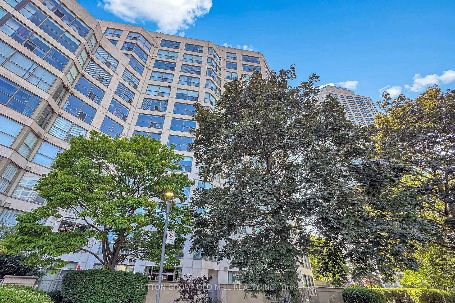 Front of Unit 1307, 2267 Lake Shore Boulevard W
