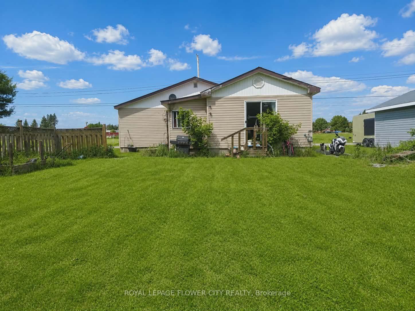 Photo 9 of 14 St Thomas Street E, Markstay-Warren — HOMEH