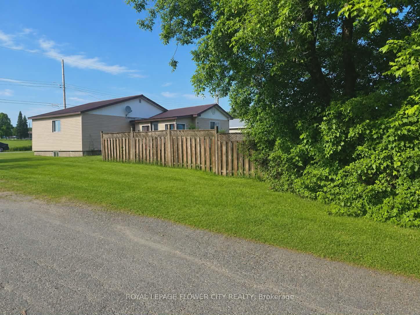 Photo 11 of 14 St Thomas Street E, Markstay-Warren — HOMEH