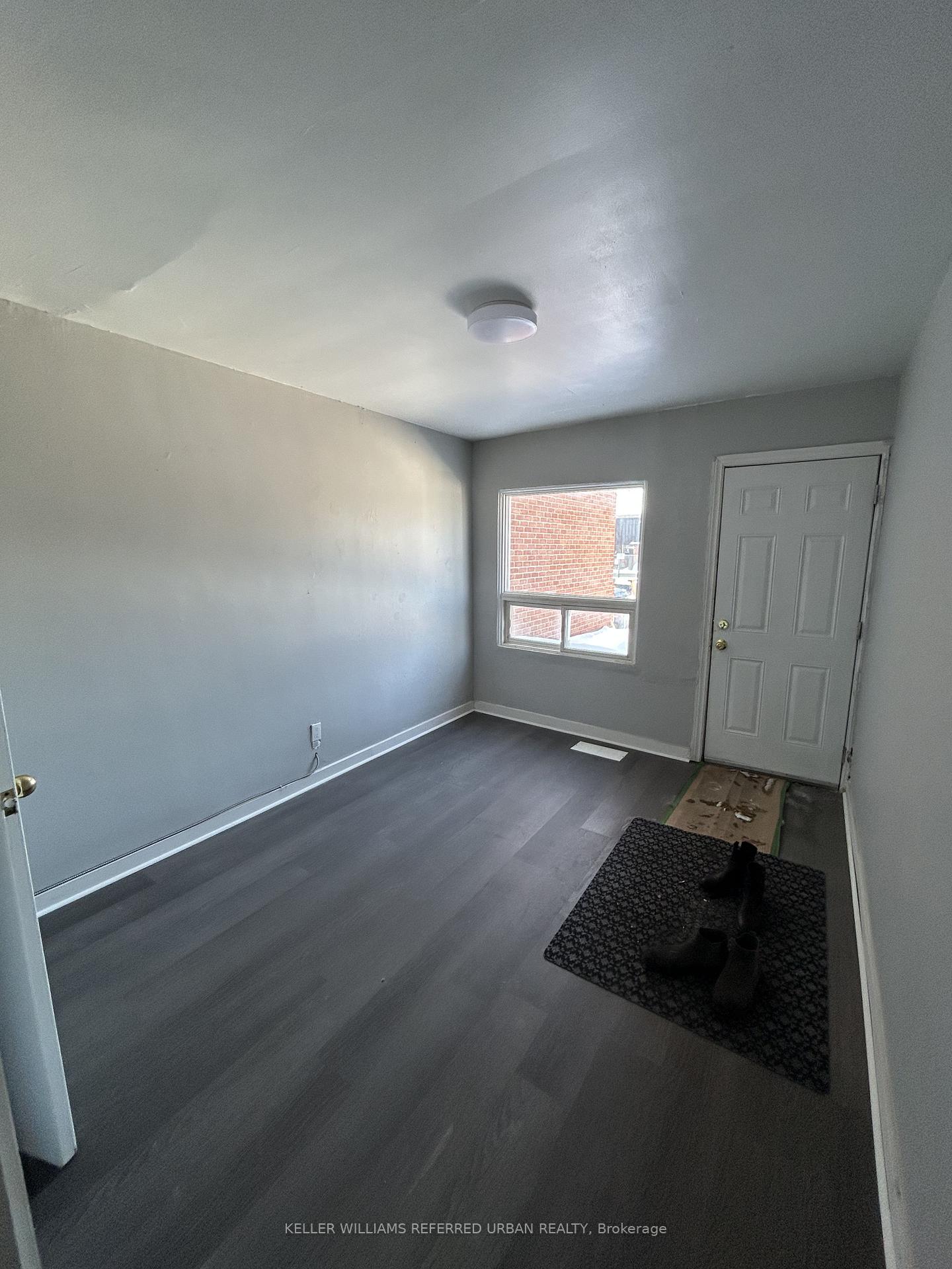 Photo 7 of Unit 5, 10140 Yonge Street, Richmond Hill, Mill Pond — HOMEH