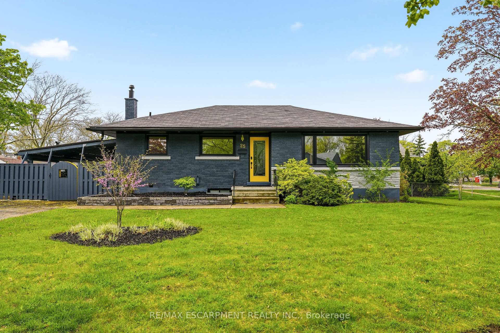 Photo 1 of 25 Briarsdale Drive, St. Catharines, Glendale/Glenridge — HOMEH