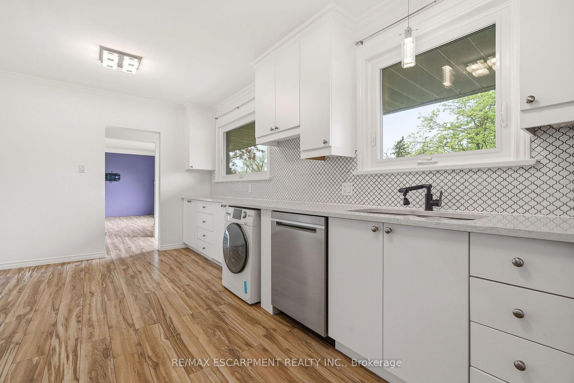 Photo 12 of 25 Briarsdale Drive, St. Catharines, Glendale/Glenridge — HOMEH