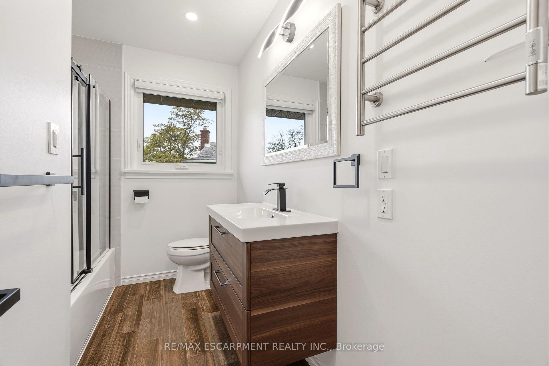 Photo 18 of 25 Briarsdale Drive, St. Catharines, Glendale/Glenridge — HOMEH