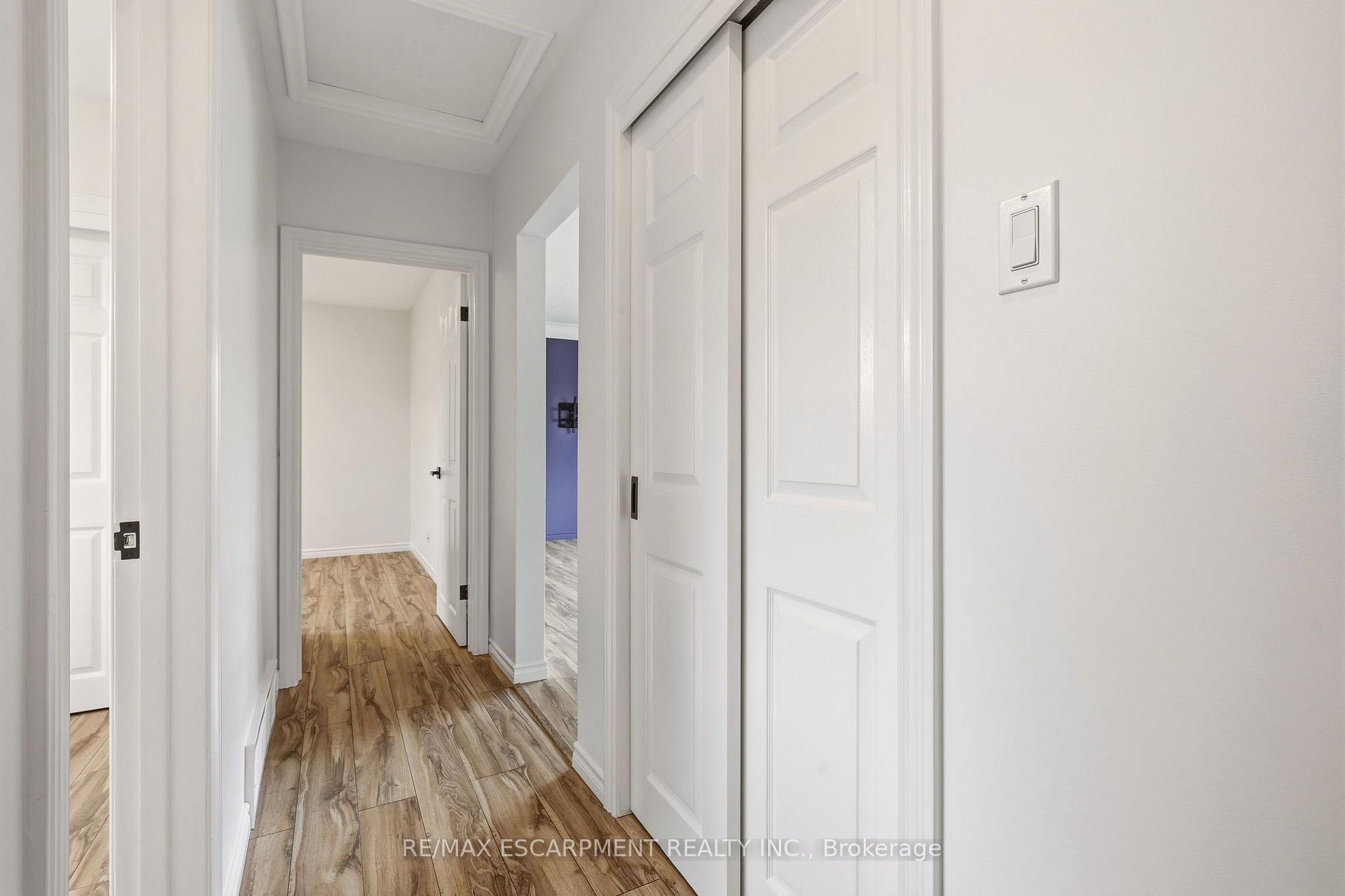 Photo 20 of 25 Briarsdale Drive, St. Catharines, Glendale/Glenridge — HOMEH