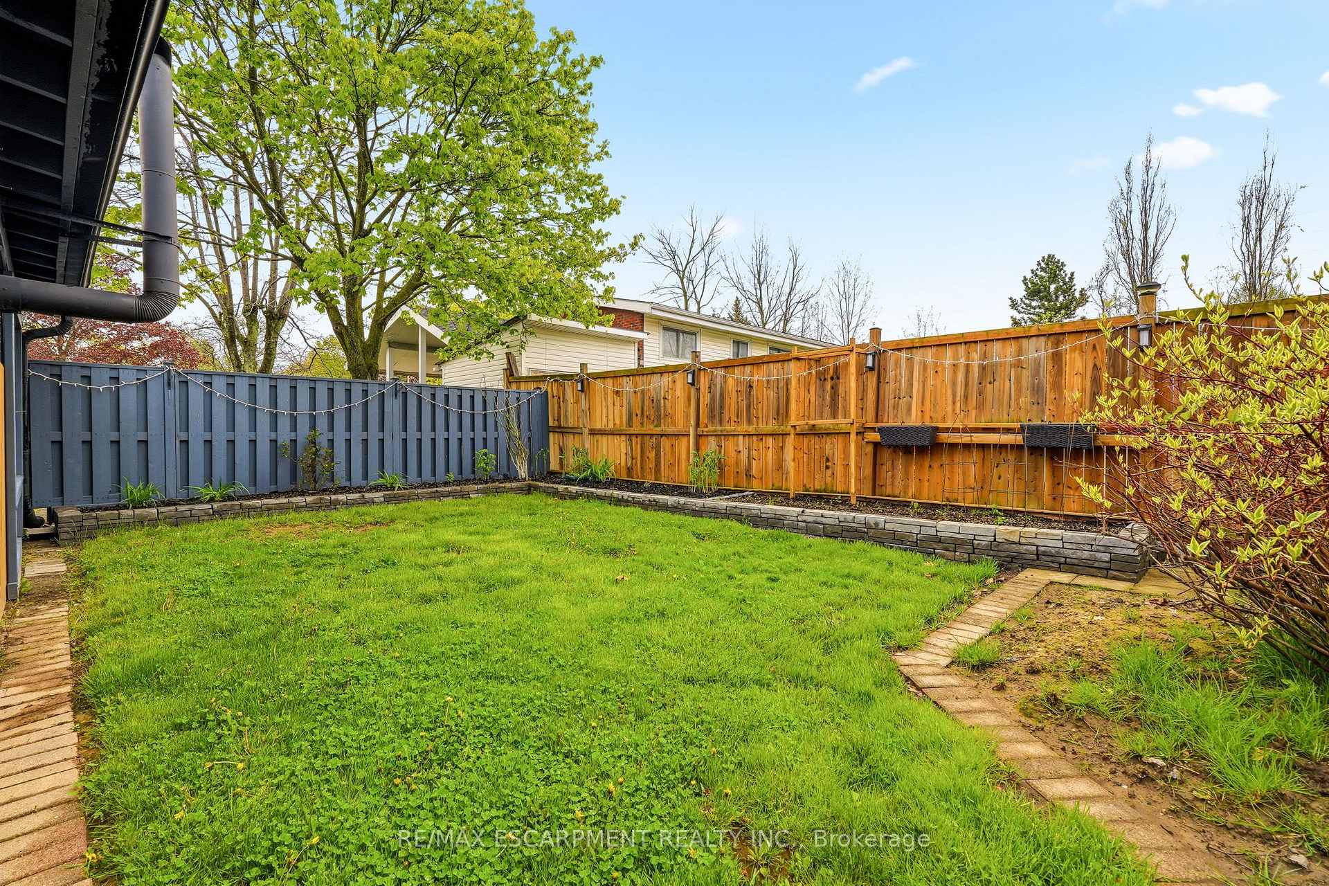Photo 36 of 25 Briarsdale Drive, St. Catharines, Glendale/Glenridge — HOMEH
