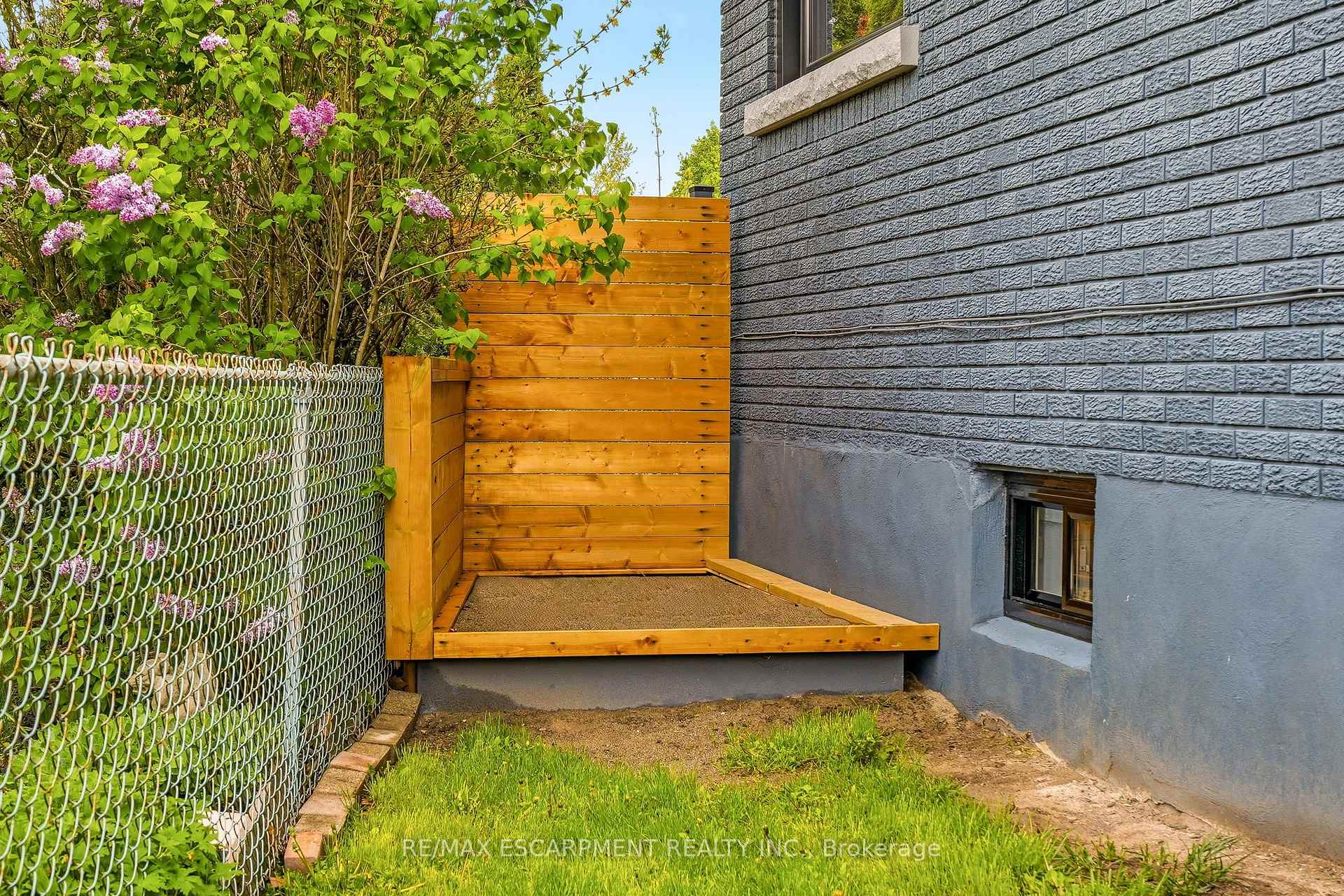 Photo 41 of 25 Briarsdale Drive, St. Catharines, Glendale/Glenridge — HOMEH