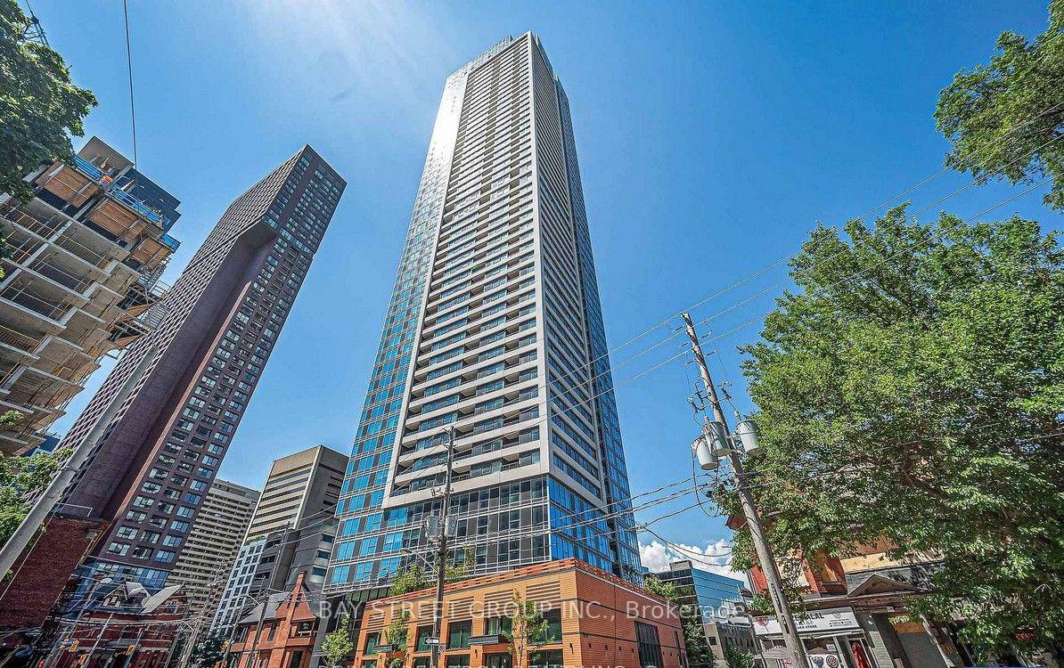 Front of Unit 3408, 609 Sherbourne Street