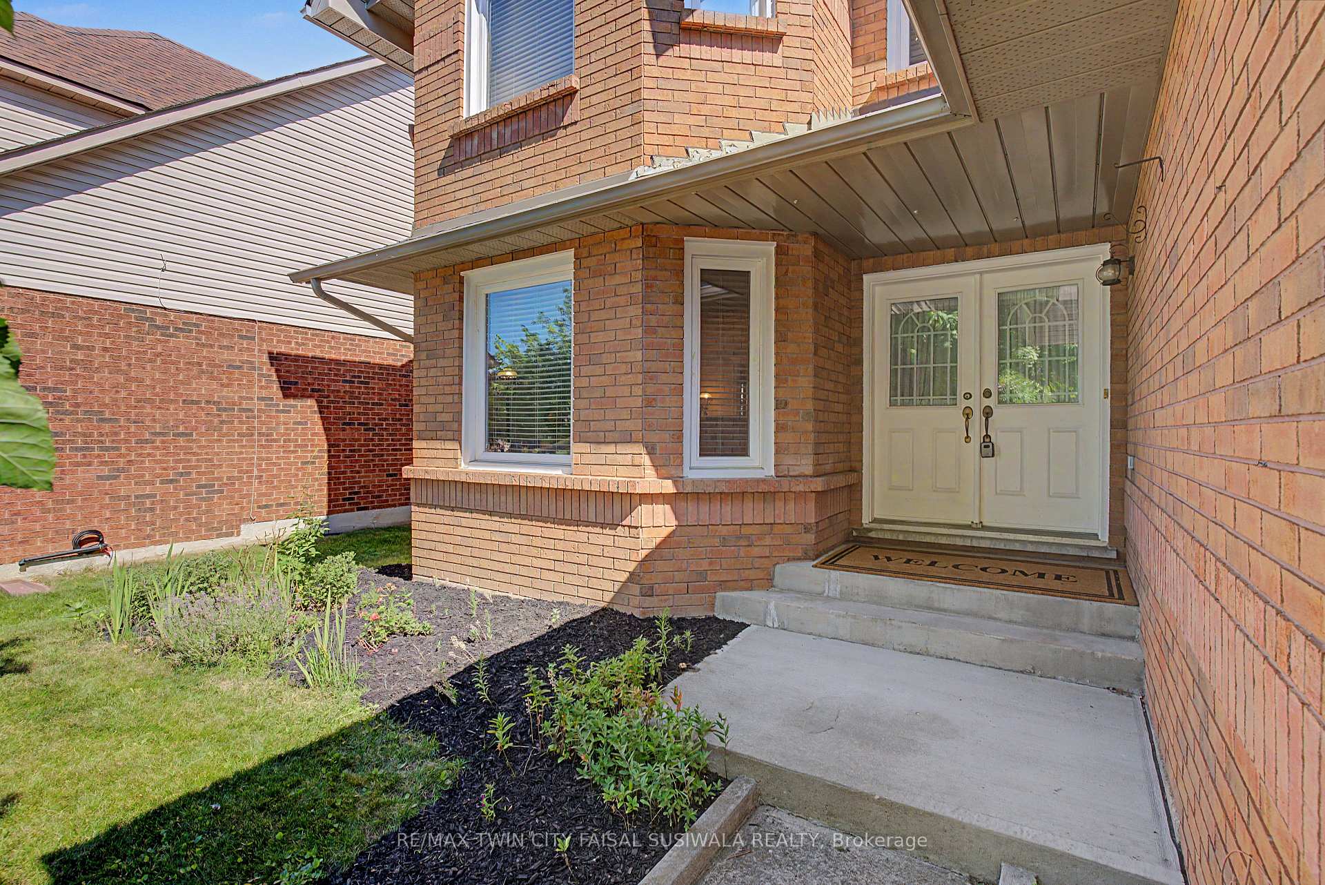 Photo 3 of 194 Glenvalley Drive, Cambridge, Clemens Mills/Saginaw — HOMEH