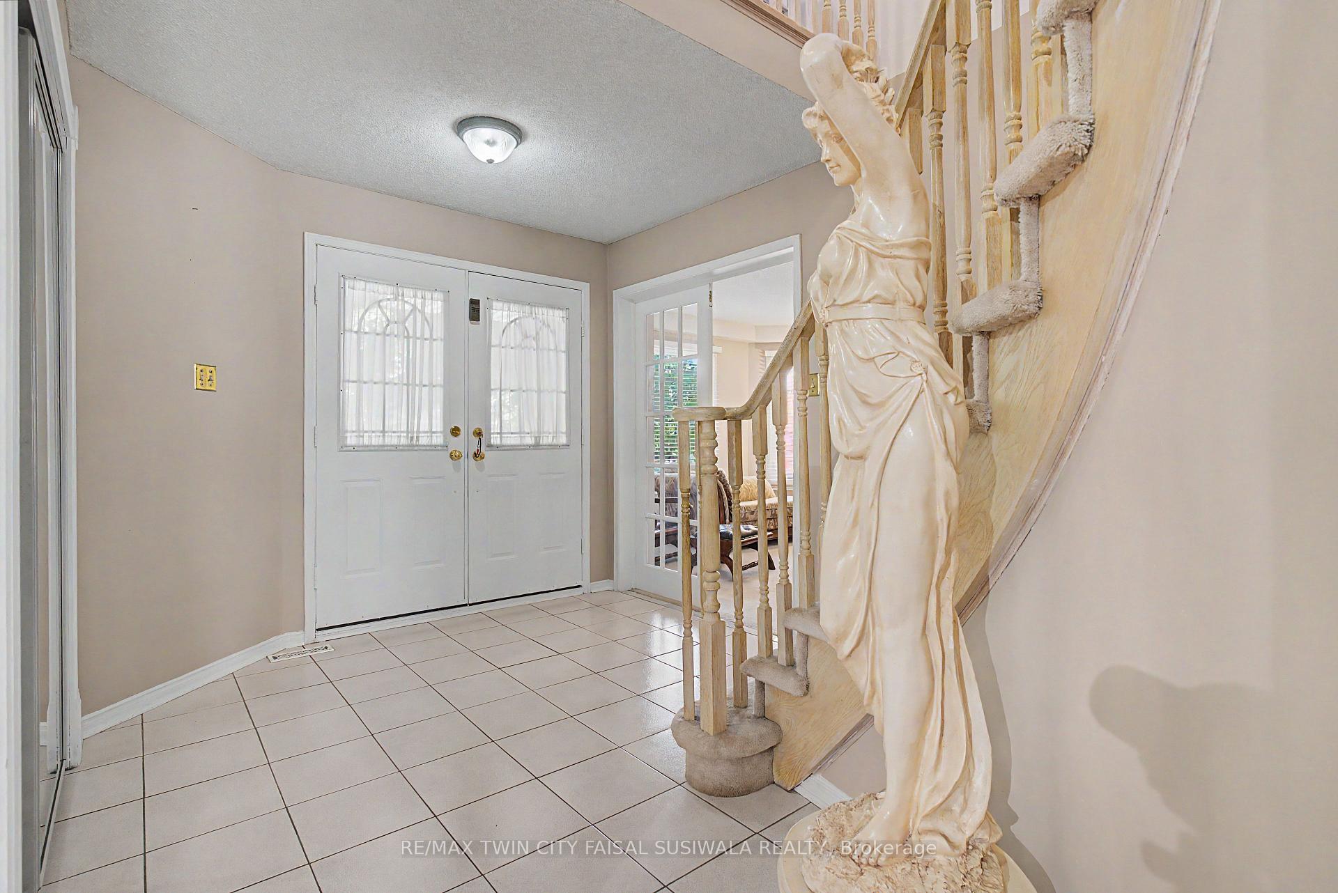 Photo 9 of 194 Glenvalley Drive, Cambridge, Clemens Mills/Saginaw — HOMEH