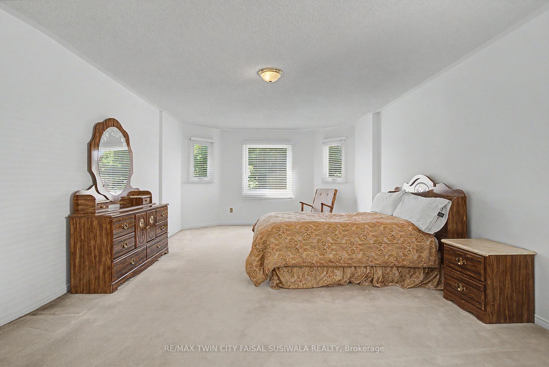 Photo 29 of 194 Glenvalley Drive, Cambridge, Clemens Mills/Saginaw — HOMEH