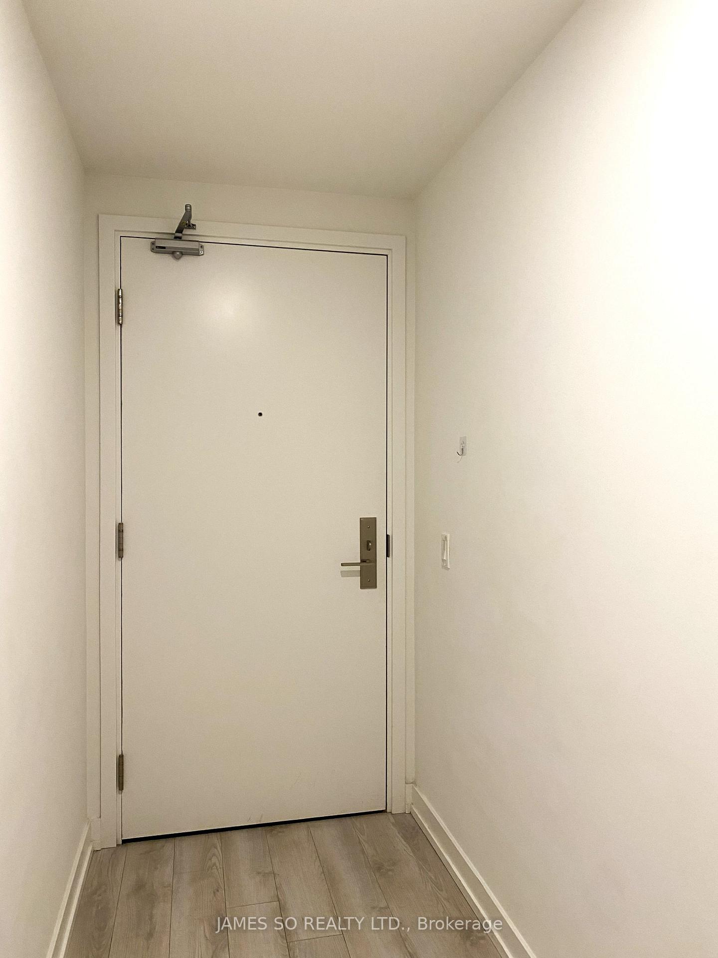 Photo 4 of Unit 916, 33 Helendale Avenue, Toronto, Yonge-Eglinton — HOMEH