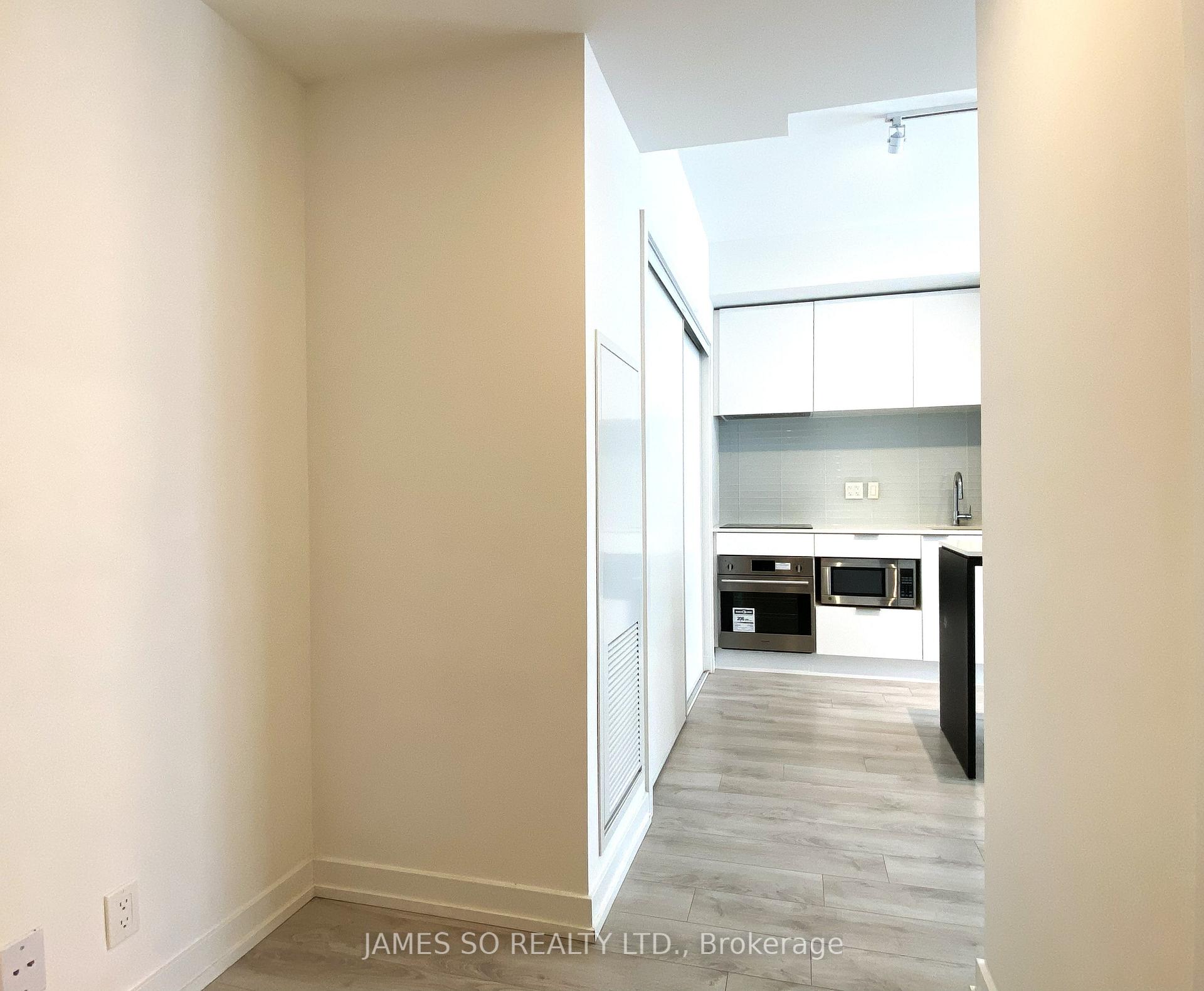 Photo 5 of Unit 916, 33 Helendale Avenue, Toronto, Yonge-Eglinton — HOMEH