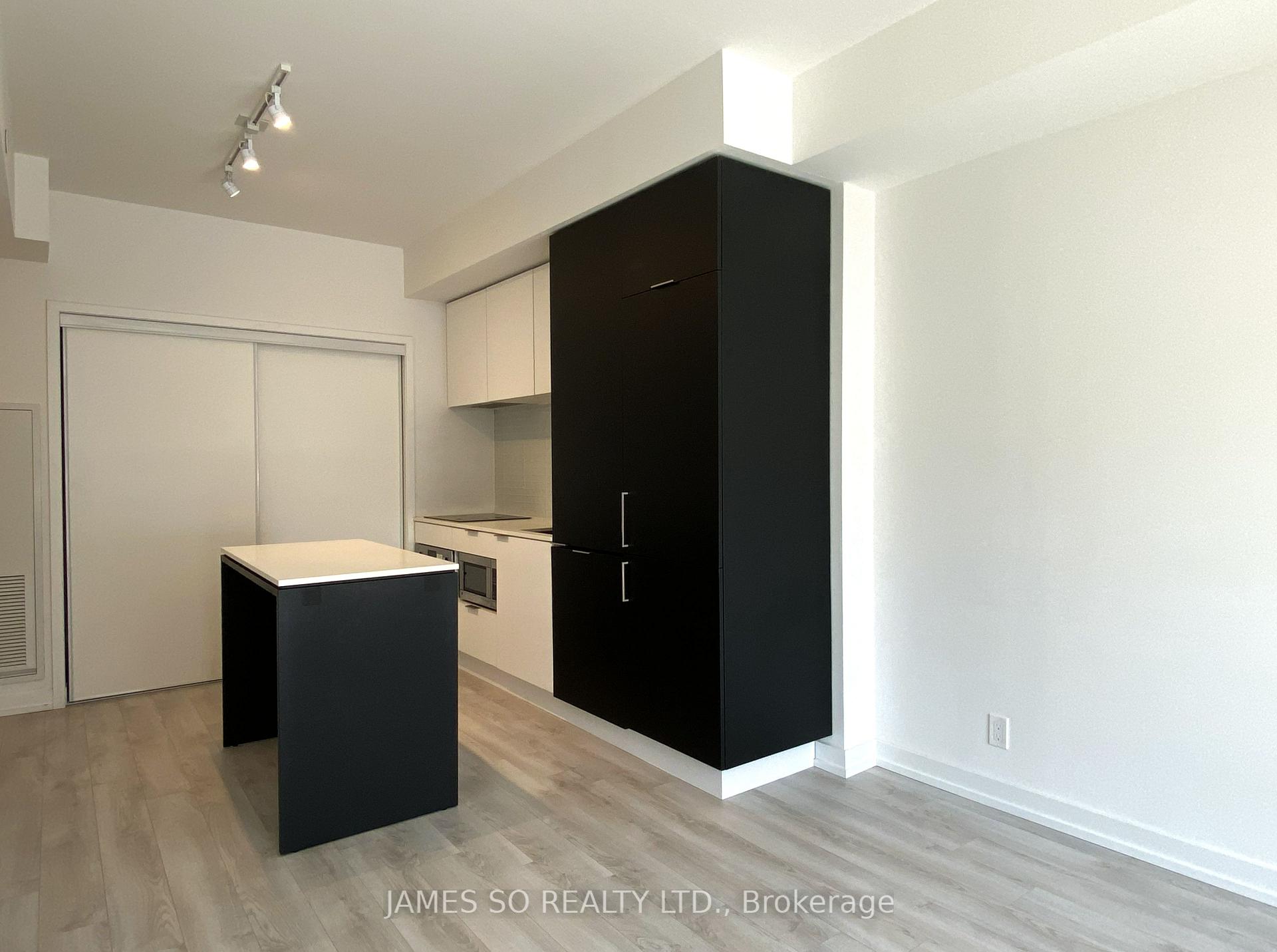 Photo 15 of Unit 916, 33 Helendale Avenue, Toronto, Yonge-Eglinton — HOMEH