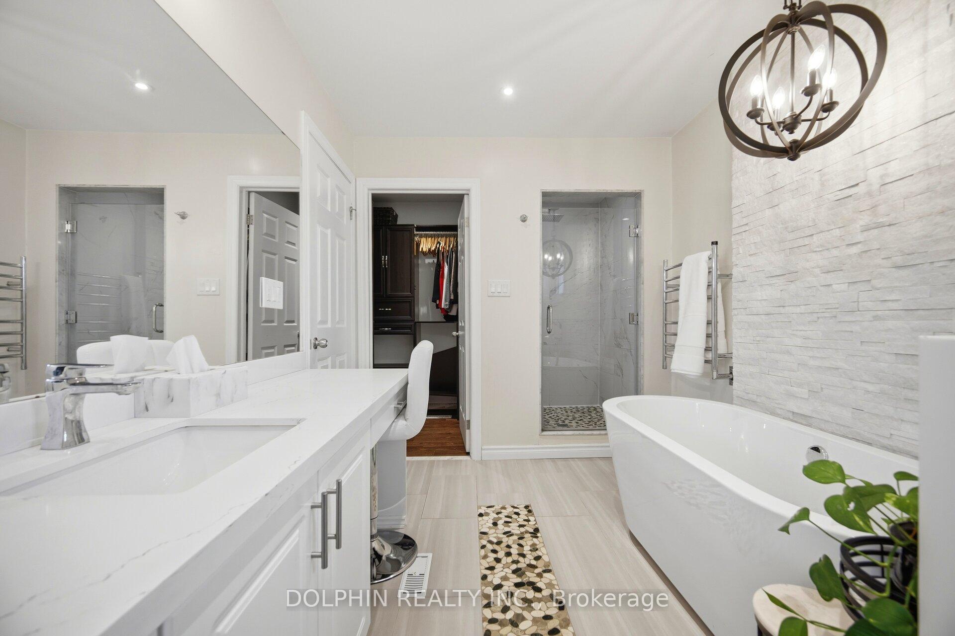 Photo 23 of 1090 Vanier Drive, Mississauga, Lorne Park — HOMEH