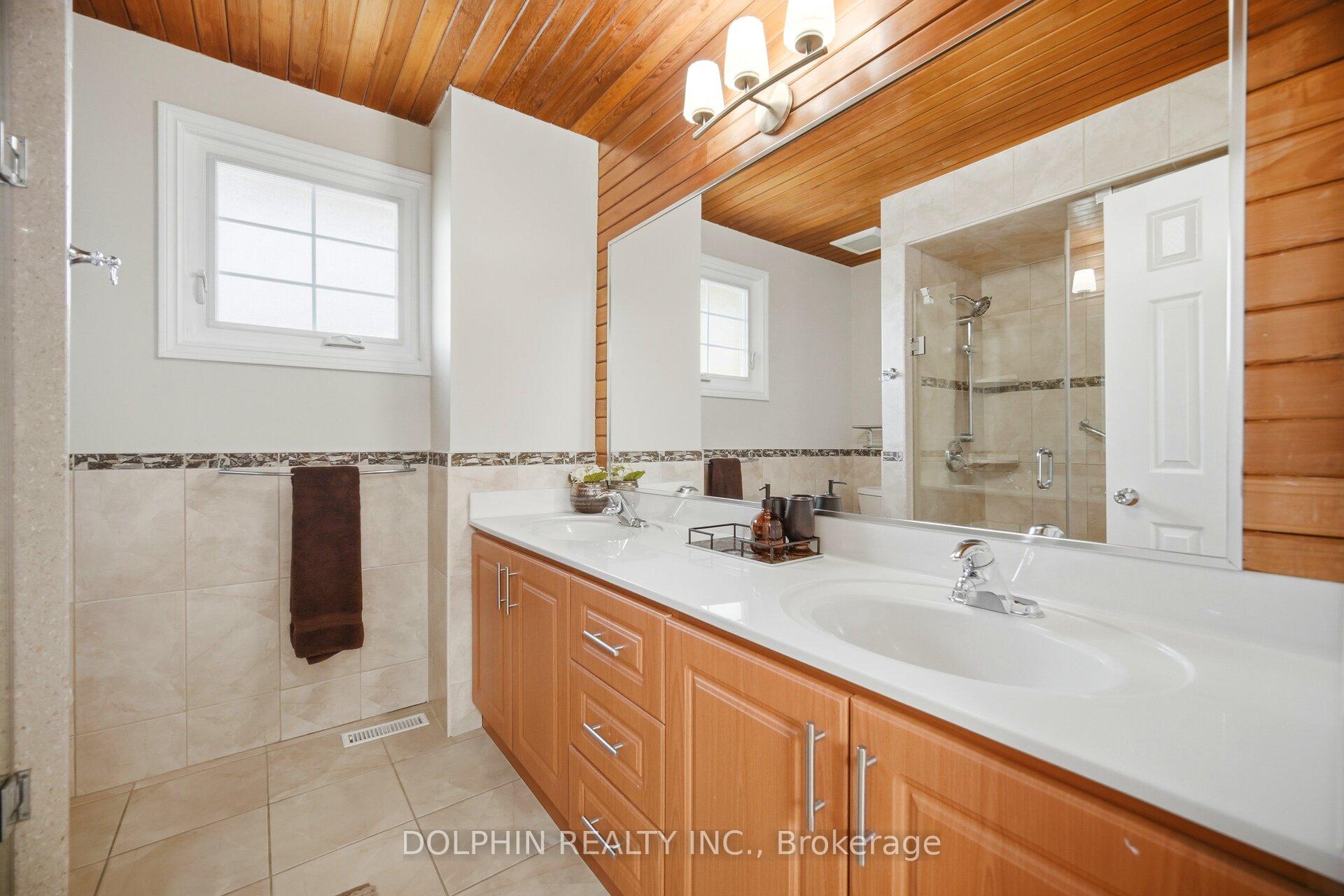 Photo 29 of 1090 Vanier Drive, Mississauga, Lorne Park — HOMEH