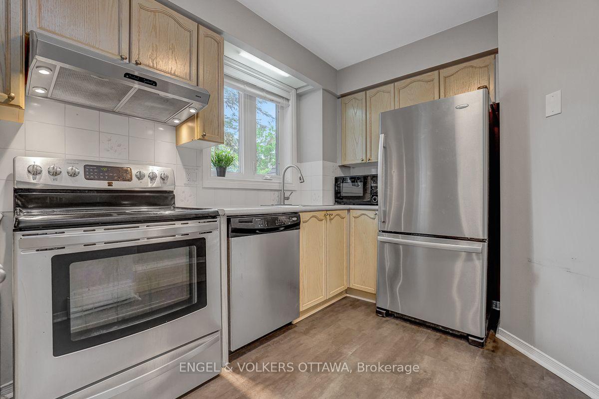 Photo 18 of Unit 1, 382 Briston Private, Ottawa, Hunt Club Park — HOMEH