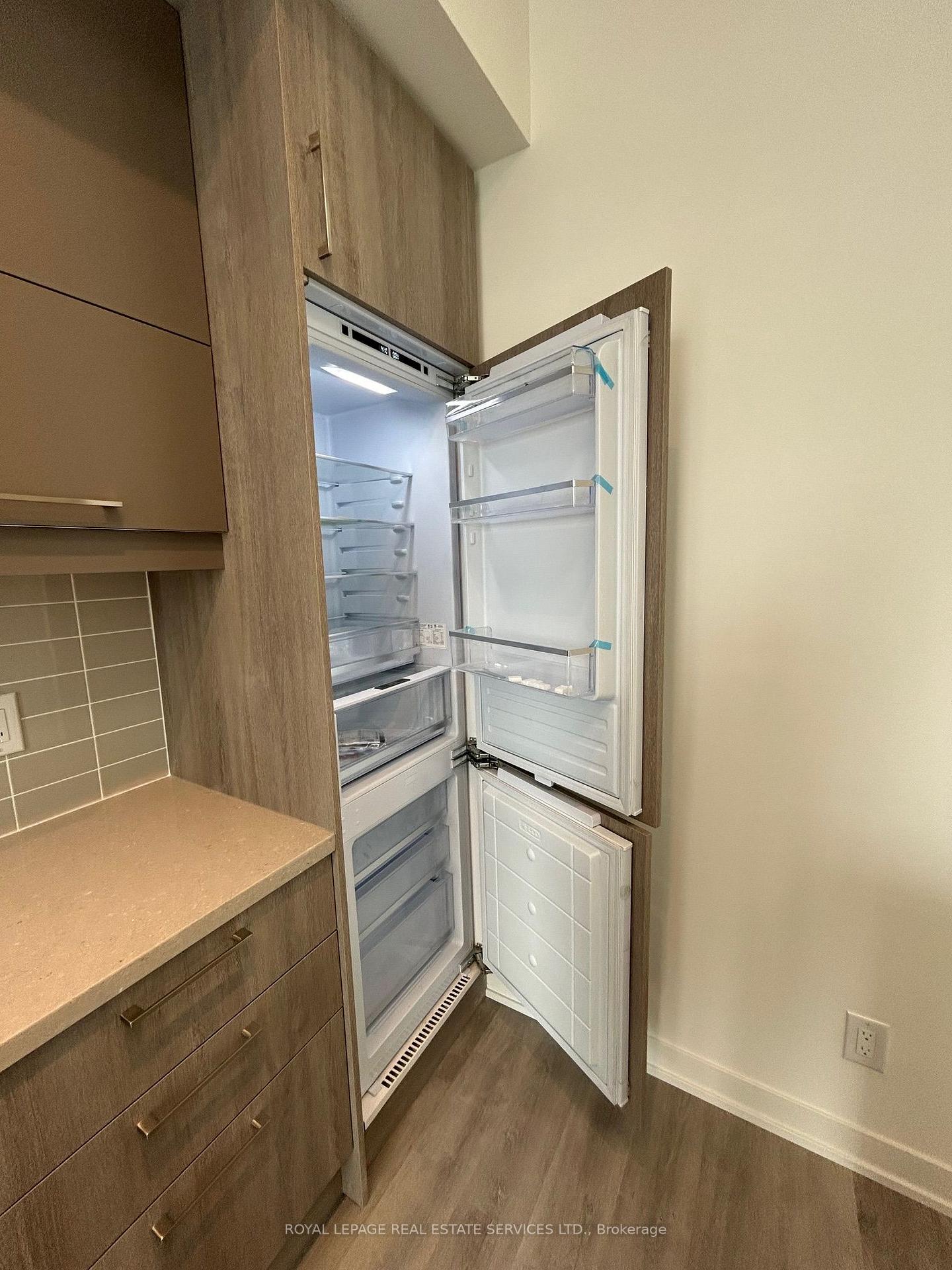 Photo 5 of Unit 1402, 8119 Birchmount Road, Markham, Unionville — HOMEH