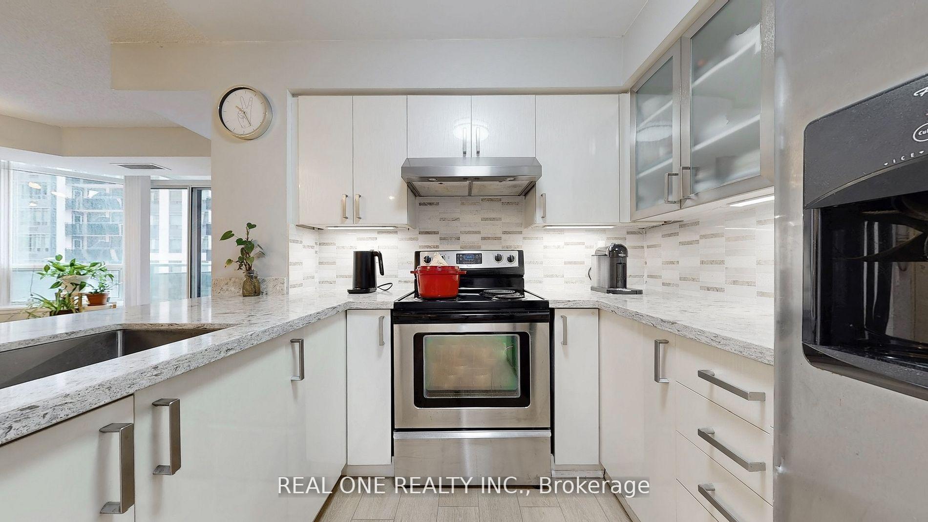 Photo 10 of Unit 501, 153 Beecroft Road, North York, Lansing-Westgate — HOMEH