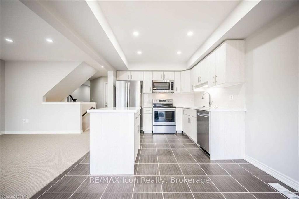 Photo 2 of 135 Acacia Avenue, Pelham, Fonthill — HOMEH