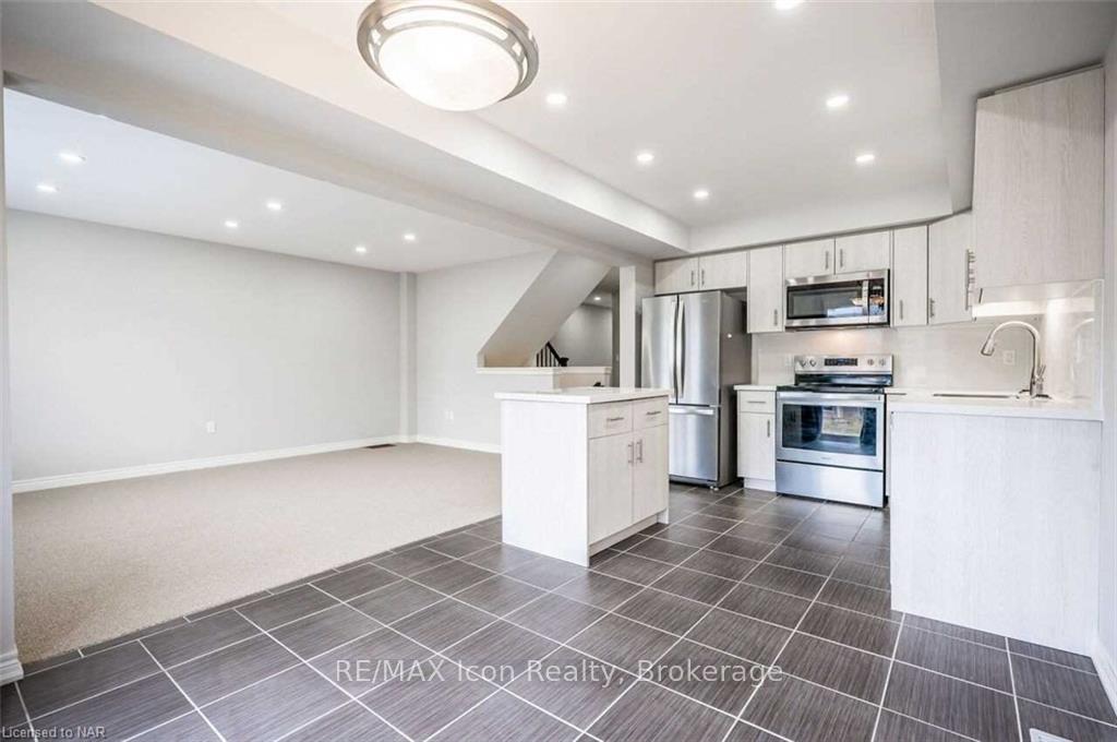 Photo 3 of 135 Acacia Avenue, Pelham, Fonthill — HOMEH