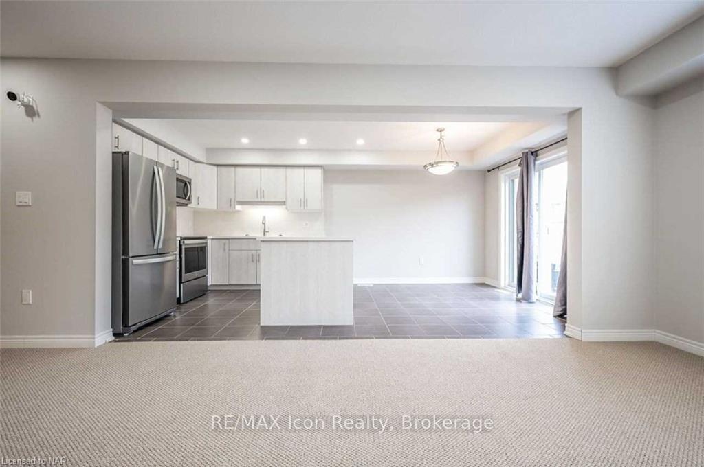 Photo 4 of 135 Acacia Avenue, Pelham, Fonthill — HOMEH