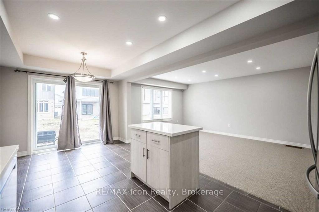 Photo 8 of 135 Acacia Avenue, Pelham, Fonthill — HOMEH