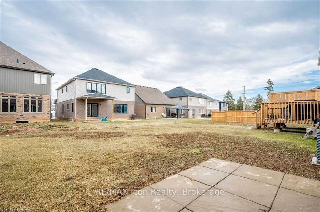 Photo 35 of 135 Acacia Avenue, Pelham, Fonthill — HOMEH