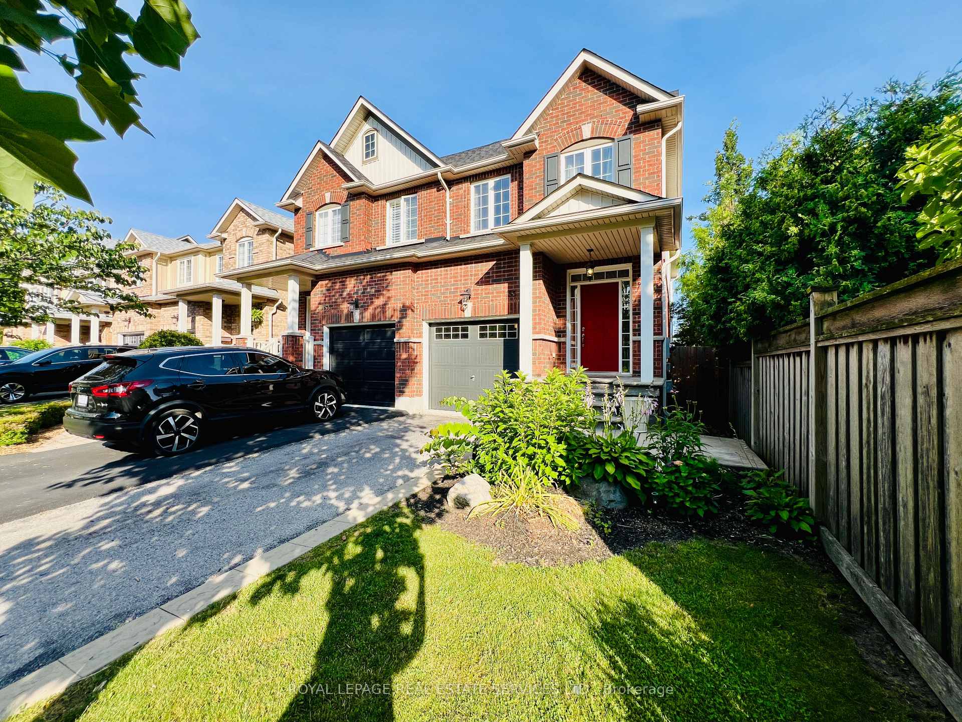 Photo 1 of 155 Truedell Circle, Hamilton, Waterdown — HOMEH