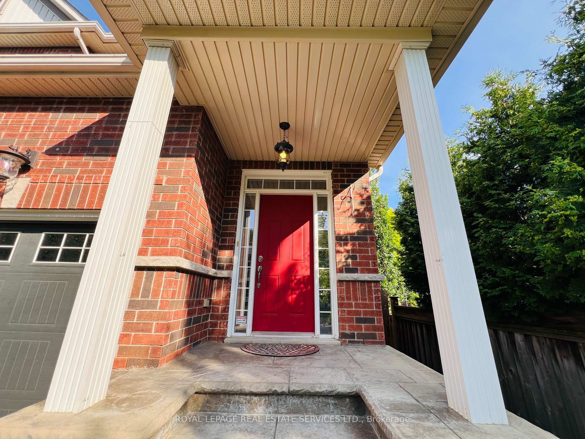 Photo 5 of 155 Truedell Circle, Hamilton, Waterdown — HOMEH