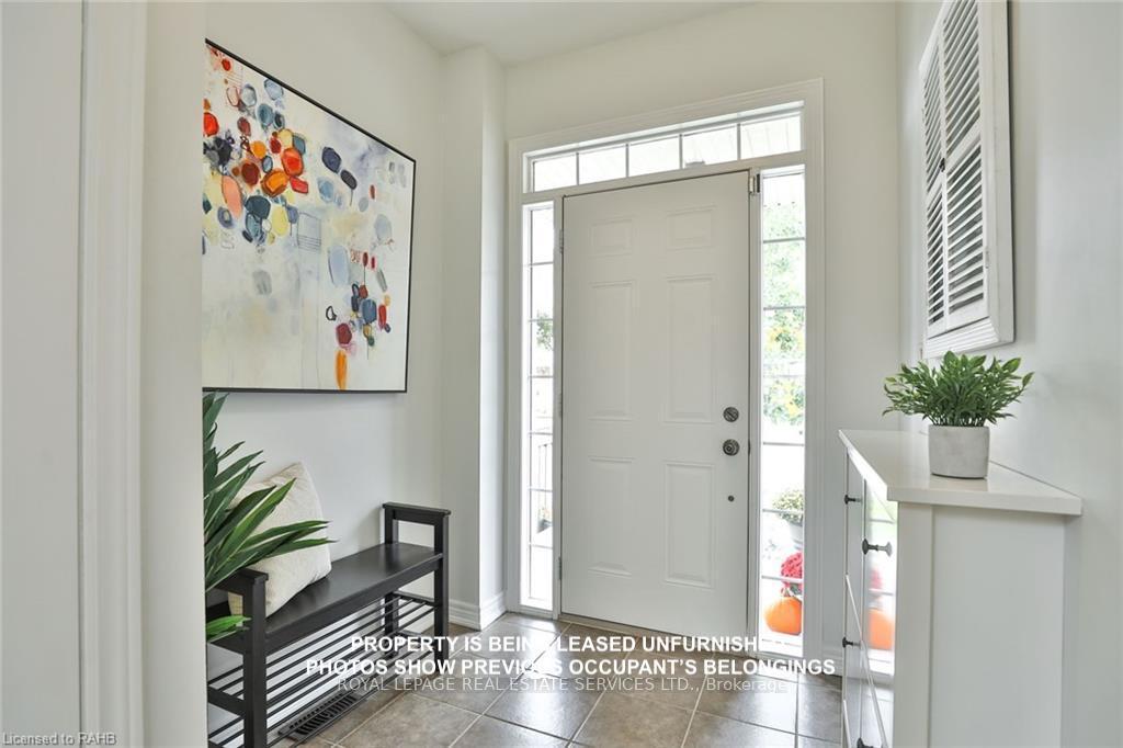 Photo 6 of 155 Truedell Circle, Hamilton, Waterdown — HOMEH