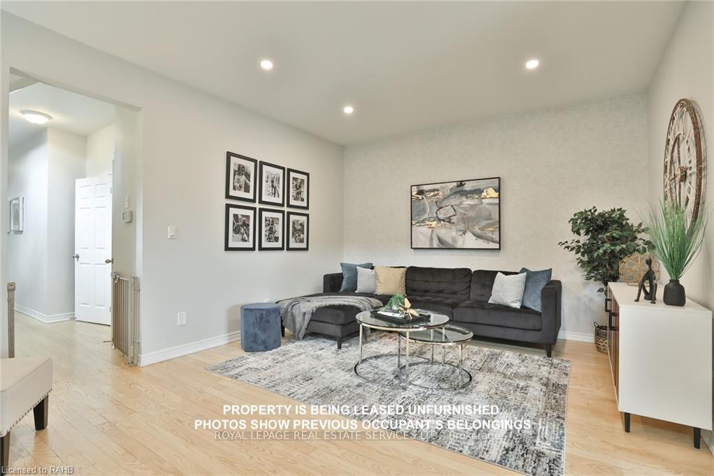 Photo 7 of 155 Truedell Circle, Hamilton, Waterdown — HOMEH