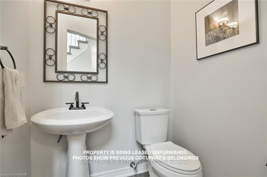 Photo 8 of 155 Truedell Circle, Hamilton, Waterdown — HOMEH
