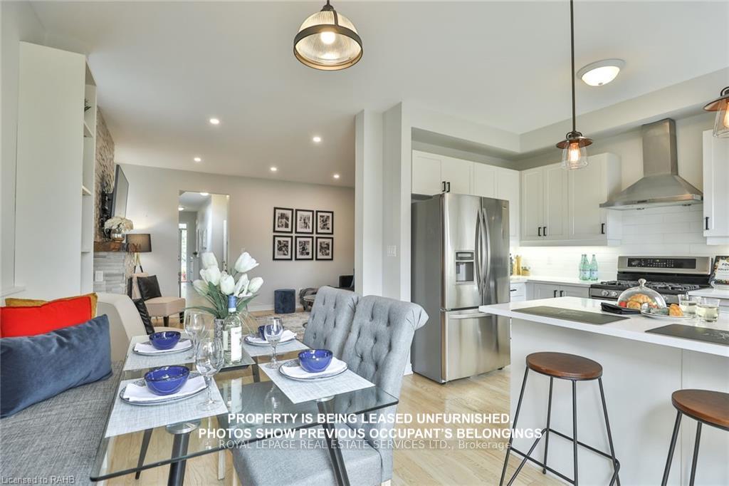 Photo 12 of 155 Truedell Circle, Hamilton, Waterdown — HOMEH