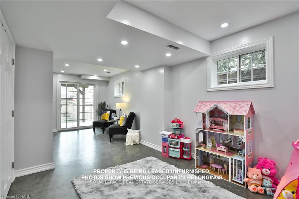Photo 26 of 155 Truedell Circle, Hamilton, Waterdown — HOMEH