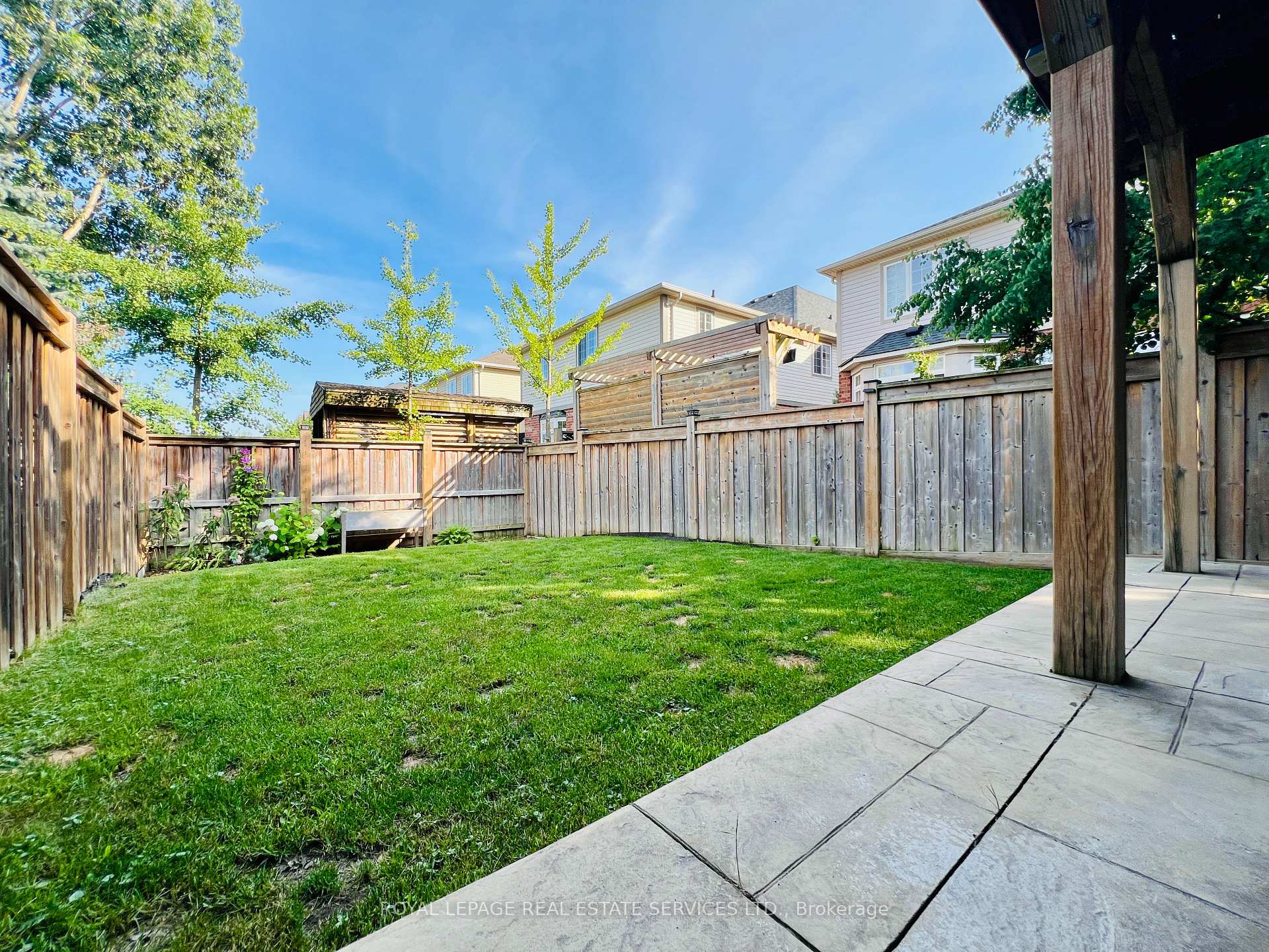 Photo 32 of 155 Truedell Circle, Hamilton, Waterdown — HOMEH