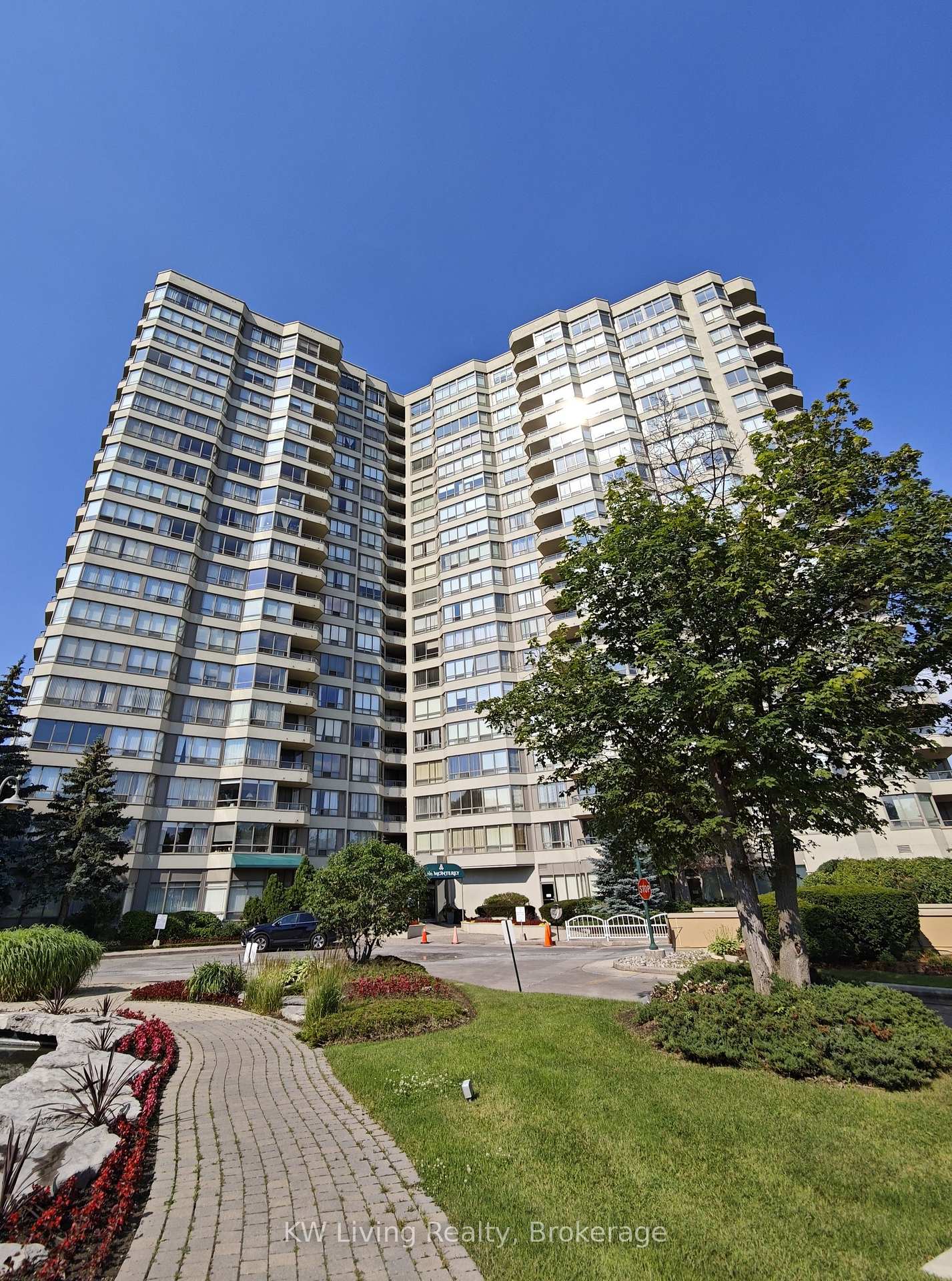 Front of Unit 1615, 175 Bamburgh Circle