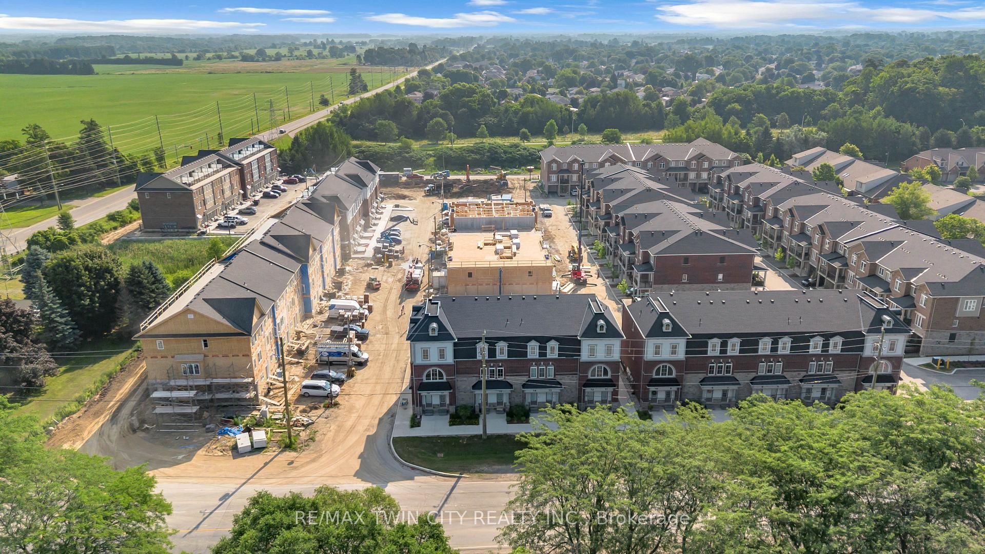 Photo 7 of Unit 17, 677 Park Road N, Brantford, Lynden Hills — HOMEH