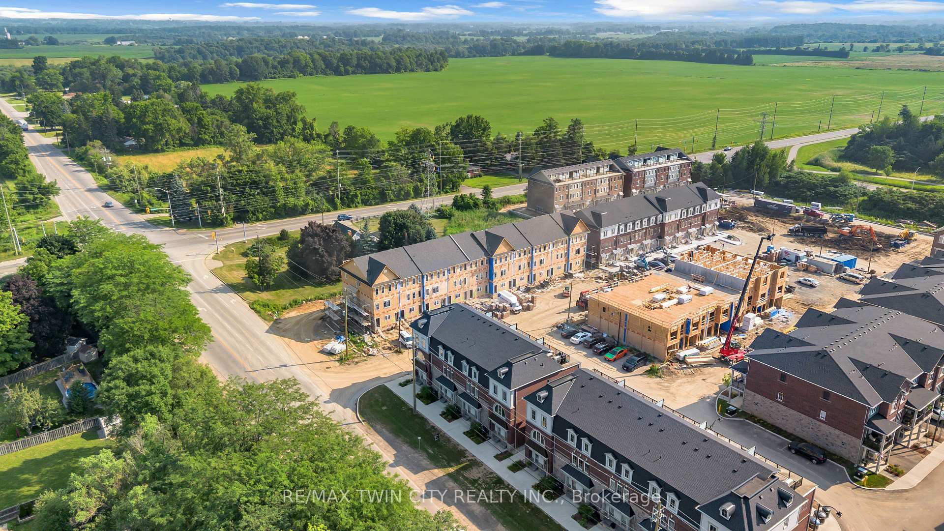Photo 8 of Unit 17, 677 Park Road N, Brantford, Lynden Hills — HOMEH