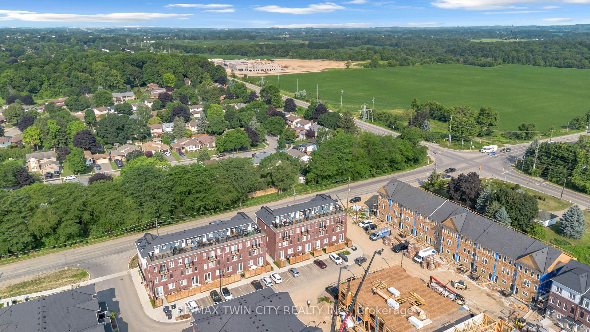 Photo 11 of Unit 17, 677 Park Road N, Brantford, Lynden Hills — HOMEH