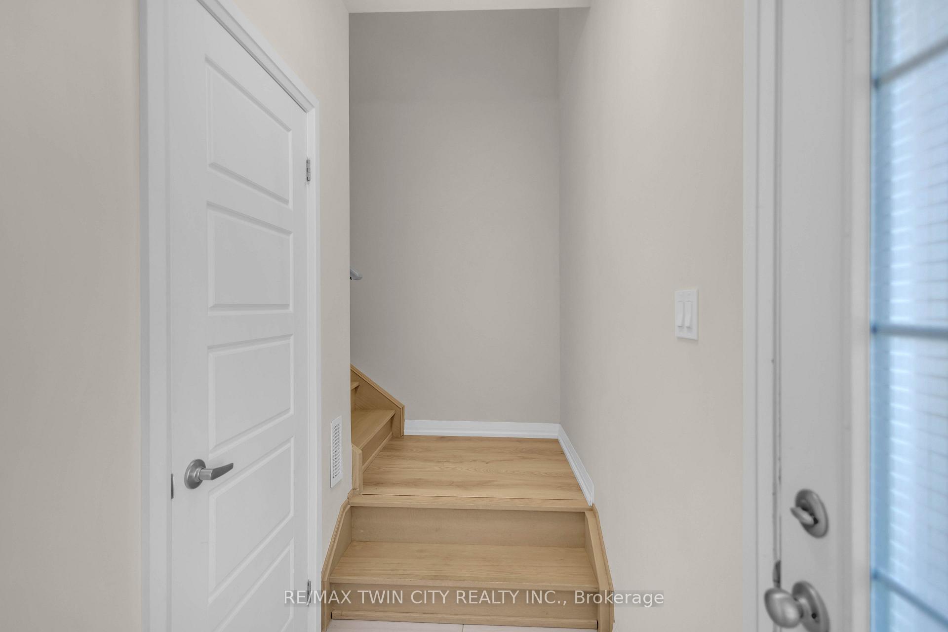 Photo 14 of Unit 17, 677 Park Road N, Brantford, Lynden Hills — HOMEH