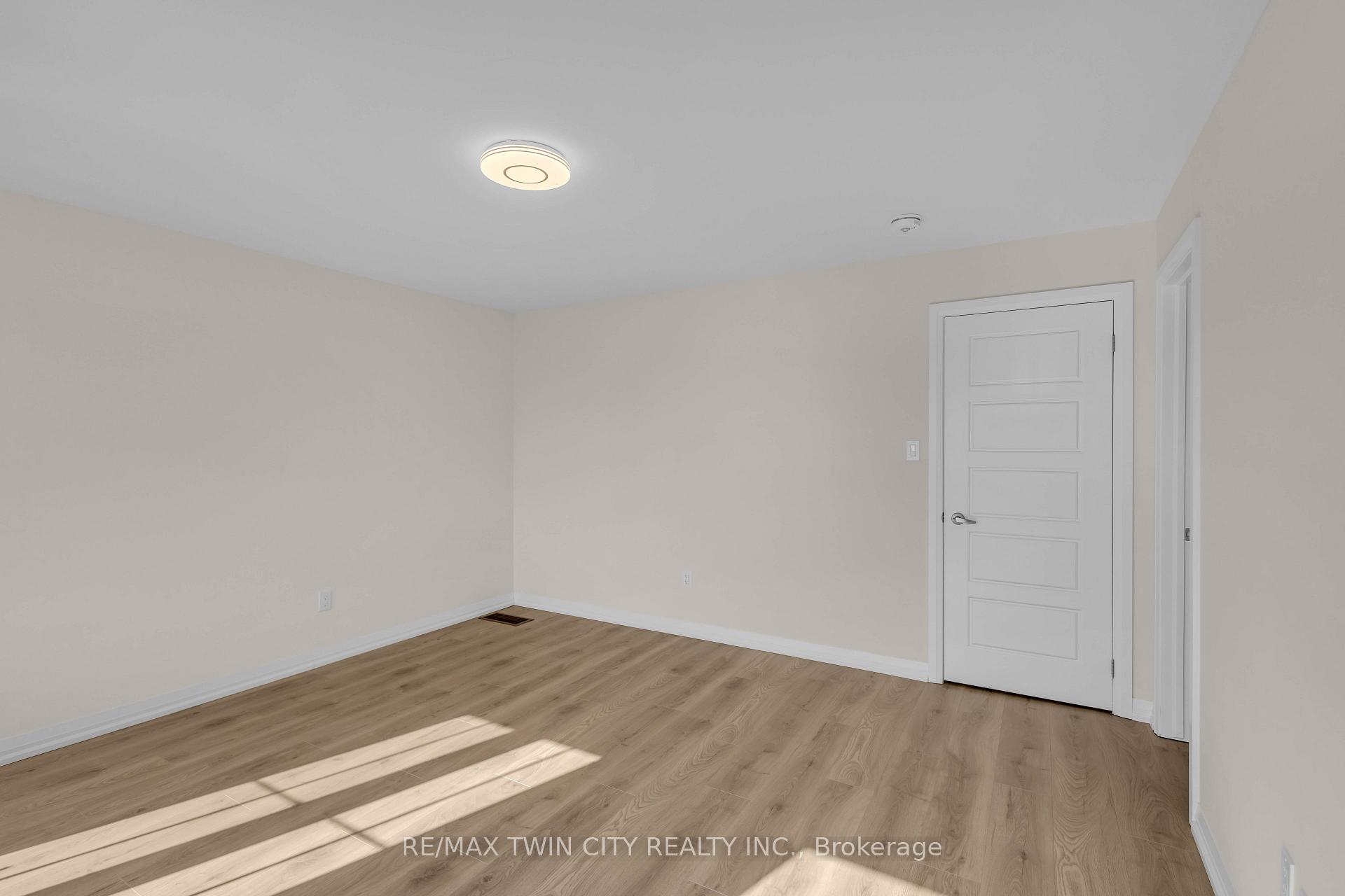 Photo 31 of Unit 17, 677 Park Road N, Brantford, Lynden Hills — HOMEH